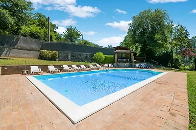 Casa Vacanze a Sellano con Piscina e Terrazza