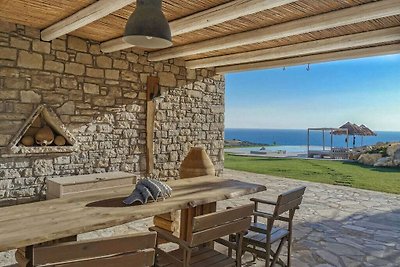 Villa Komos aan het strand