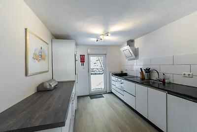 Haus Ruhrquelle Terrasse und Garage bei...