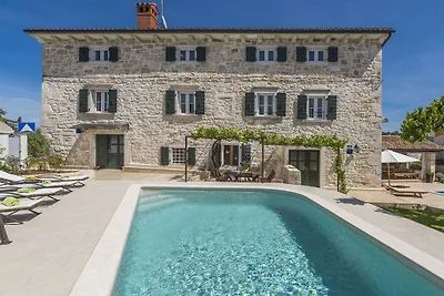 Villa in Poreč mit Schwimmbecken