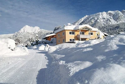 Ferienwohnung in Grän mit Schwimmbecken