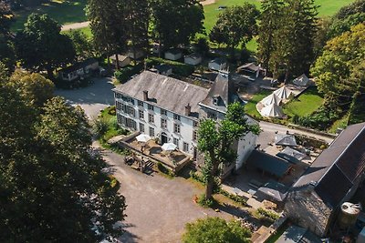 Ursprüngliches Turmhaus in einem Schloss aus ...