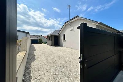 Gelijkvloers huis 200 m van het strand