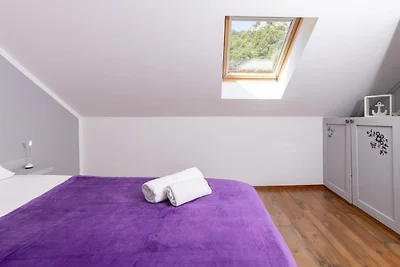 Apartment Vela Stiniva mit Terrasse