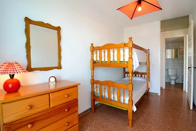 Apartment in Estartit with sea beach