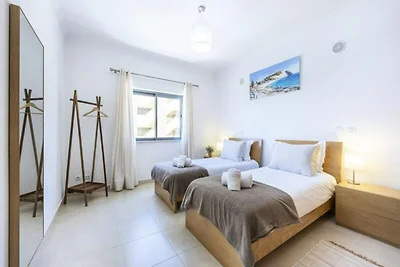 Wohnung in Lagos mit Pools und Fitnessstudio