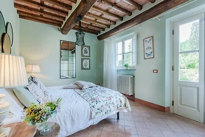 Bauernhaus in der Toskana mit Weinberg