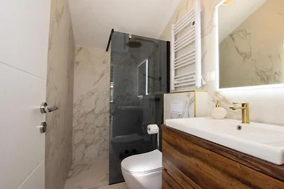 Capisanta Stone Cottage - One Bedroom Holiday...