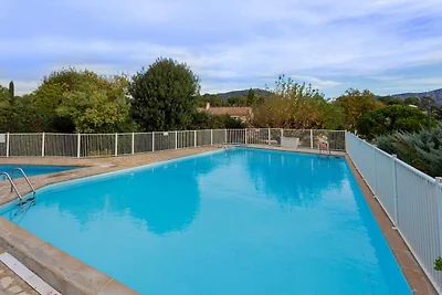 Elegantes Ferienhaus mit Pool