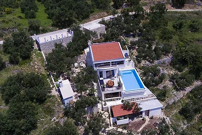 Villa Amare, Macarsca