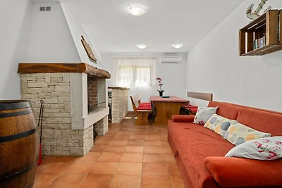 Holiday Home Mlačić - Three Bedroom Holiday H...