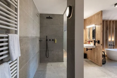- FORSTGUT Premium Lodge Suiten