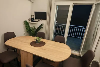 Green House - Two-Bedroom Apartment with Terr...