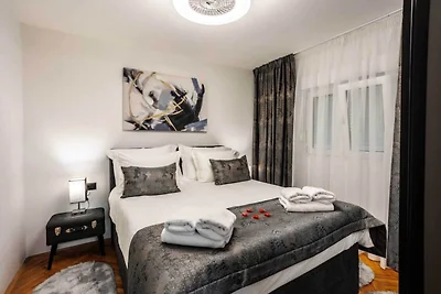 Ruhige Familienvilla an der Rogoznica-Küste