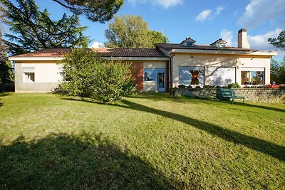 Squisita villa con giardino