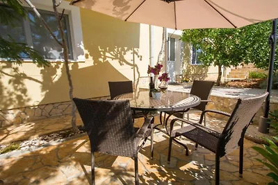Two Bedroom Apartment with Terrace and Pool