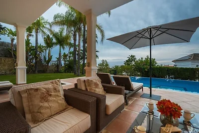 Villa in Marbella mit Schwimmbecken
