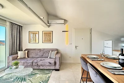 One-Bedroom Apartment With Terrace And Sea...