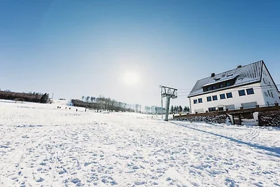 Q-Stall, Apartment 02