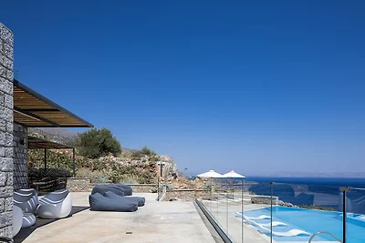 Seafront luxury villa,infinity pool & devine...