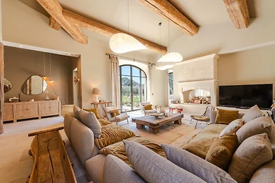 Villa in de buurt van Saint-Rémy-de-Provence.