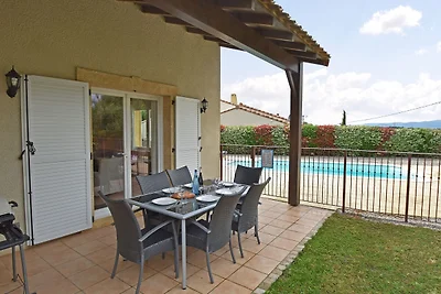 Piacevole appartamento con piscina