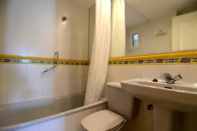 Appartement met twee kamers nabij supermarkt
