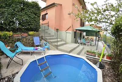 Schönes Cottage mit Swimmingpool in Gualdo