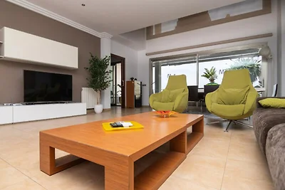 Villa in Muro mit Bergblick und Pool