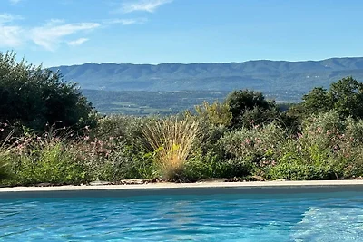 Villa panoramica con piscina