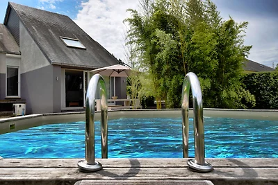 Ferienhaus in Virton mit Schwimmbad