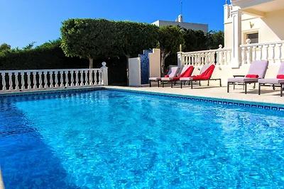 Villa mit beheiztem Pool