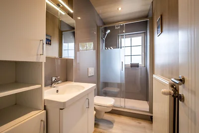 Huis in Koksijde bij Zee en Winkels