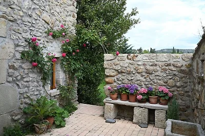 Spaziosa villa con piscina a Largentière