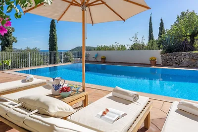 Elegante Villa mit beheiztem Pool, Pollença