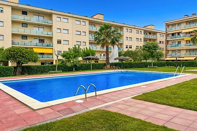 Appartement in Fenals bij Strand &...