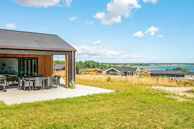 12 Personen Ferienhaus in Sjølund