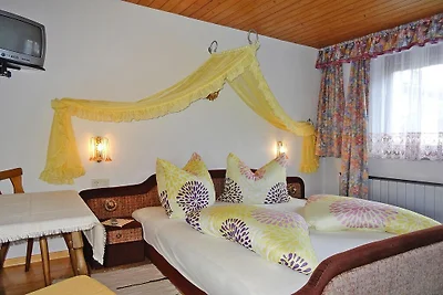 Wohnung in Fügen mit einem Balkon