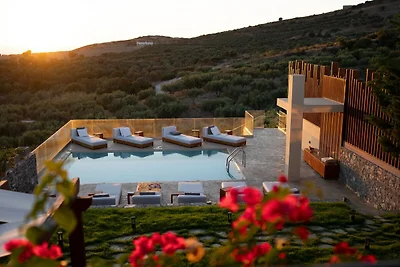 Villa in Panormo mit Pool und Strandnähe