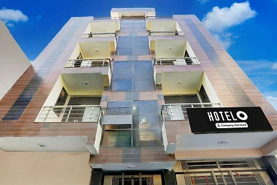 Super Hotel O Sheetla Colony