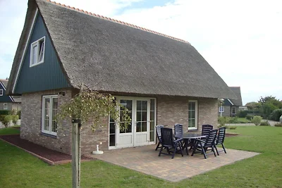 Freistehende, geräumige Strandvilla für 8...