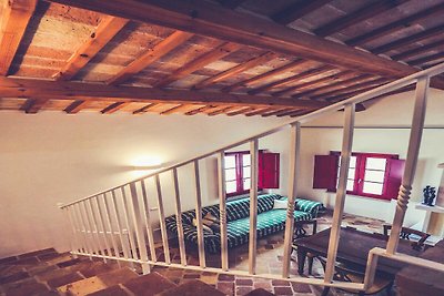 Stilvolles Loft in einer Villa mit Poolzugang