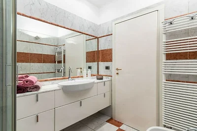 Wohnung in Torino mit Balkon und Parken