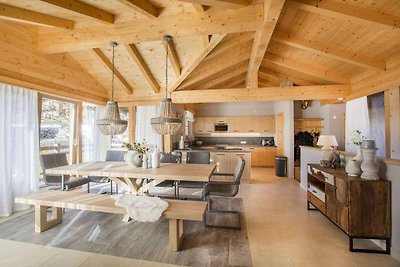 Luxurious chalet with sauna in Königsleiten