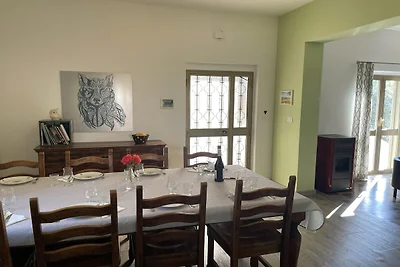 Casa vacanze riposante a Picciano con piscina