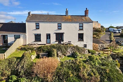 Sea-view cottage in Sennen, No Deposit