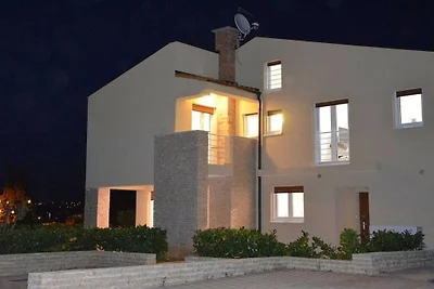 Ferienhaus in Barbici mit Schwimmbecken