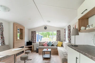 Entspannendes Ferienchalet am Wasser in Grou