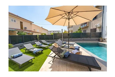 Villa in Trogir mit Schwimmbecken