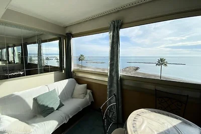 Mooie studio met uitzicht op zee